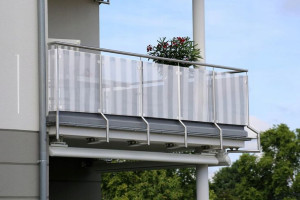 Osłona balkonowa w paski 0,75 x 6m na BALKON TARAS