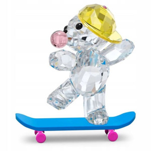 SWAROVSKI - Figurka Kris Bear Skaterbear