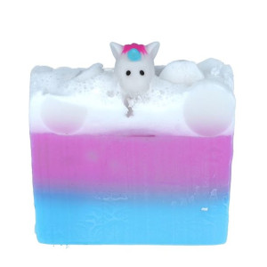 Bomb Cosmetics Rainbows Unicorns Slice mydło glicerynowe z zabawką 100g
