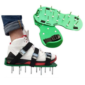 Buty z kolcami do aeracji trawnika