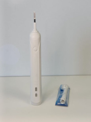Szczoteczka Elektryczna Oral-b Pro 1 200 Biała