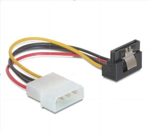 Adapter zasilania Molex->SATA Delock 60121 kątowy metalowy zatrzask 15cm