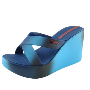Klapki damskie na koturnie 83423 Ipanema r.39