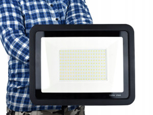 Czarna lampa LED zewnętrzna wodoodporna 150W IP66