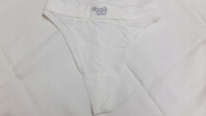 Sloggi TRIUMPH majtki stringi białe WhA 82 40