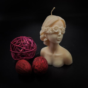 Świeca sojowa hand made Kobieta z opaską GS00006
