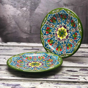 Średni talerz ceramiczny ręcznie zdobiony „Kwitnąca polana” - 17,5cm