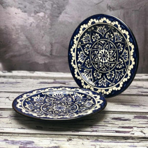 Średni talerz ceramiczny ręcznie zdobiony „Atramentowe serce 3” - 17,5cm