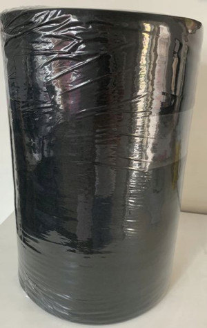 Ręcznik fryzjerski włókninowy czarny w rolce 1490g