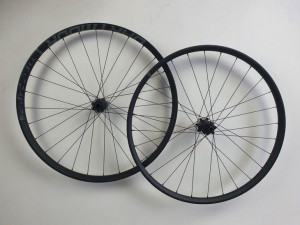 Komplet kół Thunder 29" tylne/przednie, Boost, 28 otworów, tubeless ready,