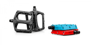 Pedały plastikowe z metalowymi pinami Drift czerwone