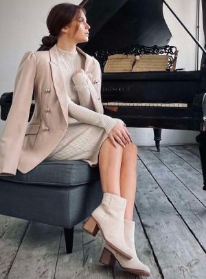 Botki na obcasie zamszowe klasyczne NATINA BEIGE 39