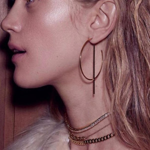 Trendy Hollow Earring Elegancki Okrągły Pasek Ear