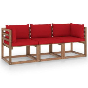 Ogrodowa sofa 3-os. z palet, z czerwonymi poduszkami, sosna