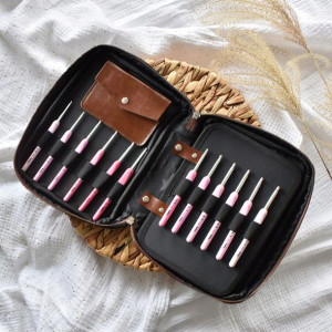 Etui na szydełka KOKONKI Accessories skóra karmel