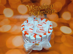 Tort Mini Kinder dla dziecka  na Komunię świętą Raffaello
