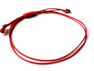 bransoletka czerwona na szczęście  ochrona amulet
