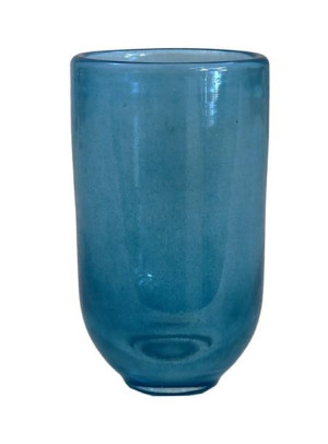 Szklany niebieski wazon
