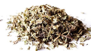 MELISA LIŚĆ CIĘTY 250 g uspakaja koi nerwy 100%