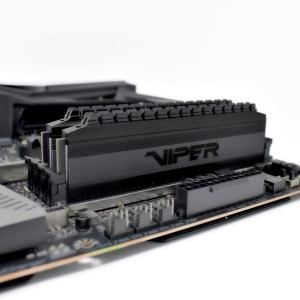 Patriot Viper 4 Blackout 2x8GB 4400MHz CL18  XMP2
