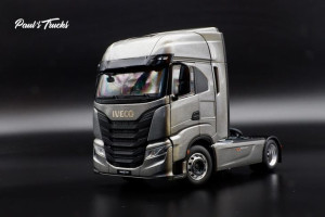 Iveco S-Way 4x2 szare 1/32