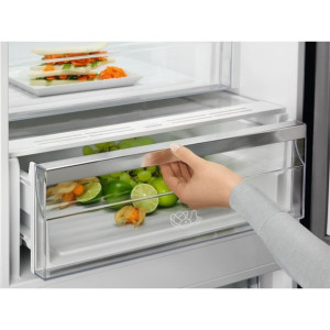 Chłodziarko-zamrażarka ELECTROLUX LNT7ME34K1