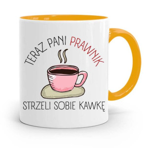 Kubek Żółty Dla Prawniczki Strzeli Sobie Kawkę