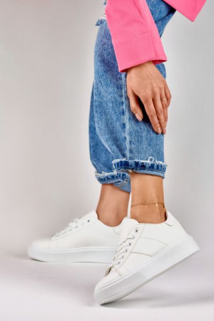 Białe sneakersy damskie na platformie