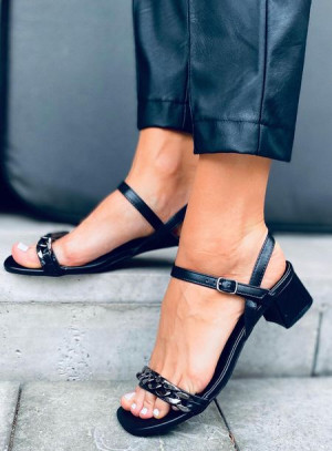 Sandałki na niskim obcasie DAPHNE BLACK 39