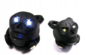 Lampa przednia światło przód przednie czaszka