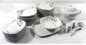 Serwis Obiadowy 43-elementy Porcelanowe Talerze Waza Półmisek Salaterka