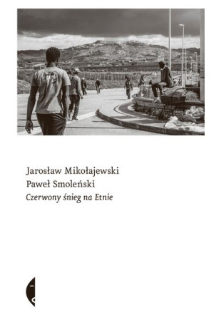 Czerwony Śnieg Na Etnie Książka Czarne