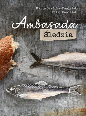 Ambasada Śledzia Książka Zwierciadło