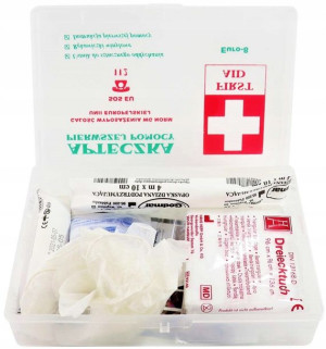 Plastikowa Apteczka Samochodowa Euro 8+ustnik