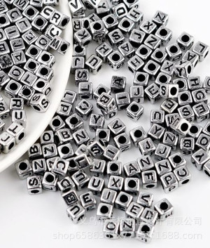 Koraliki Plastikowe Modułowe Literki Metalizowane