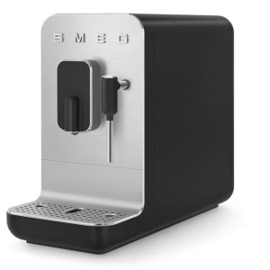 Superautomatyczny ekspres do kawy Smeg BCC02BLMEU