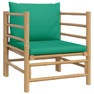Sofa ogrodowa z zielonymi poduszkami, bambusowa