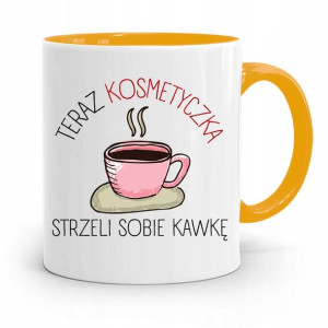 Kubek Żółty Dla Kosmetyczki Strzeli Sobie Kawkę
