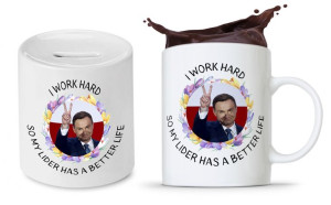 Zestaw Andrzej Duda Pis Prezent Kubek + Skarbonka