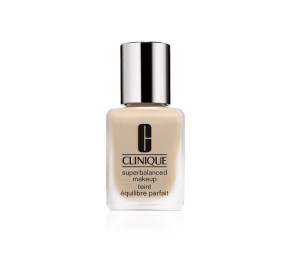 Superbalanced™ Makeup wygładzający podkład do twarzy 01 Petal 30ml
