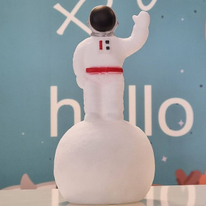 Lampka nocna na baterię astronauta na księżycu