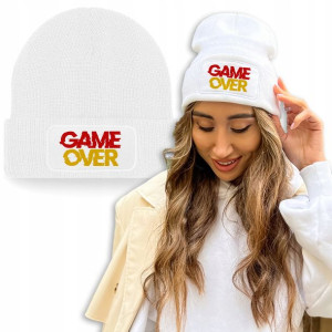 Zimowa Wygodna Czapka Biała GAME OVER Mix Wzorów
