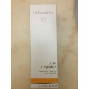 Mleczko czyszczące Dr. Hauschka Soothing (145 ml)