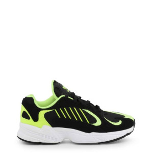Sneakersy marki Adidas model YUNG-1 kolor Czarny. Obuwie Męskie. Sezon: Cał