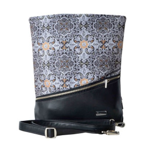 Orient Tote bag