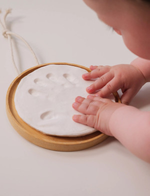 Petit Artichaut Wooden Medallion Keepsake - White - ONE SIZE