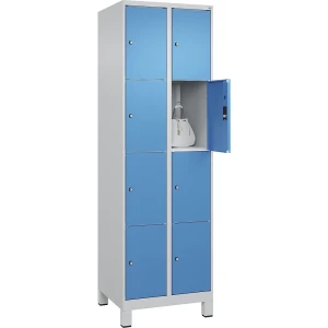 C+P 4er-Schließfachschrank Classic PLUS, 2 Abteile, lichtgrau / lichtblau, B 600 mm, 8 Fächer, mit Füßen
