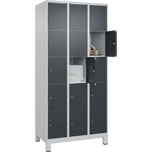 C+P 5er-Schließfachschrank Classic PLUS, 3 Abteile, lichtgrau / grau, B 900 mm, 15 Fächer, mit Füßen
