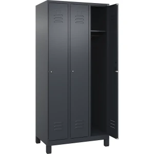 C+P Spind Classic PLUS, 3 Abteile, grau, B 900 mm, mit Füßen, Zylinderschloss