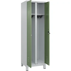 C+P Schwarz-Weiß-Spind Classic PLUS, Trennwand mittig, 1 Abteil, lichtgrau / resedagrün, HxB 1950 x 600 mm, mit Füßen, Drehriegel